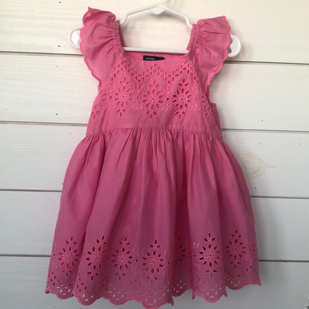 Gap Eyelet ruffled sleeve dress